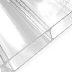 So sieht eine Hohlkammerplatte aus Acrylglas aus. Muster einer Stegplatten aus Acrylglas