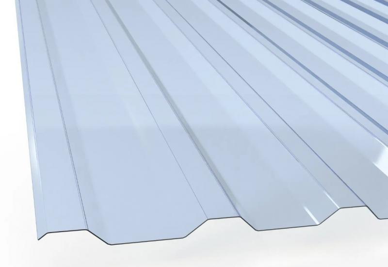 Lichtplatten für Trapezblech aus PVC in farbloser Ausführung.